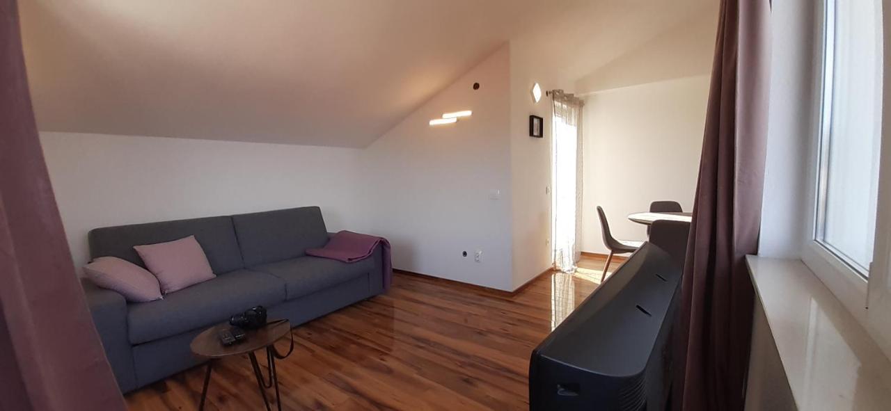 Apartmani Rita Slatine Eksteriør bilde